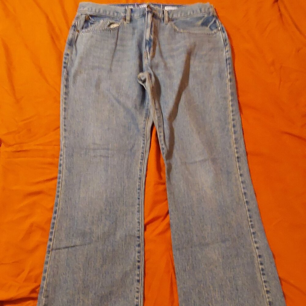 Urban Pipeline Relaxed Bootcut jeans. 34x32